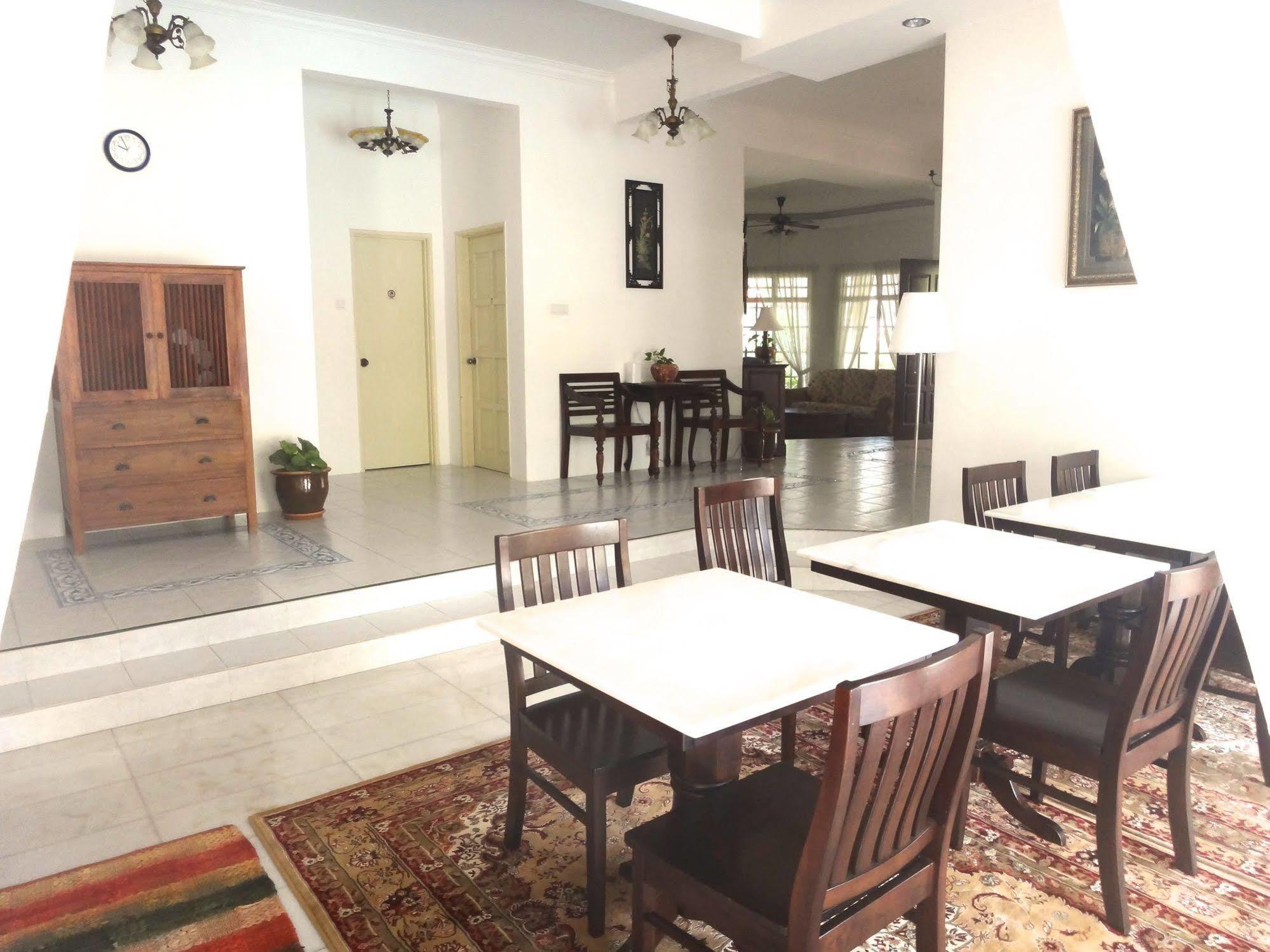 سيبانغ Rumah Putih Near Klia المظهر الخارجي الصورة
